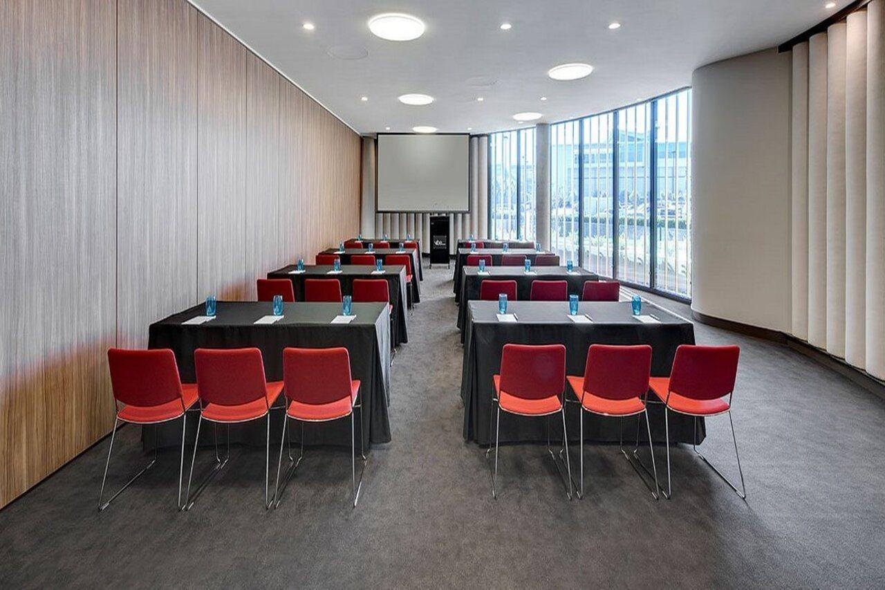 Vibe Hotel Canberra Esterno foto